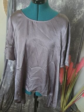 Jennifer Lopez Silver-Lilac Satin Short-Sleeve Blouse